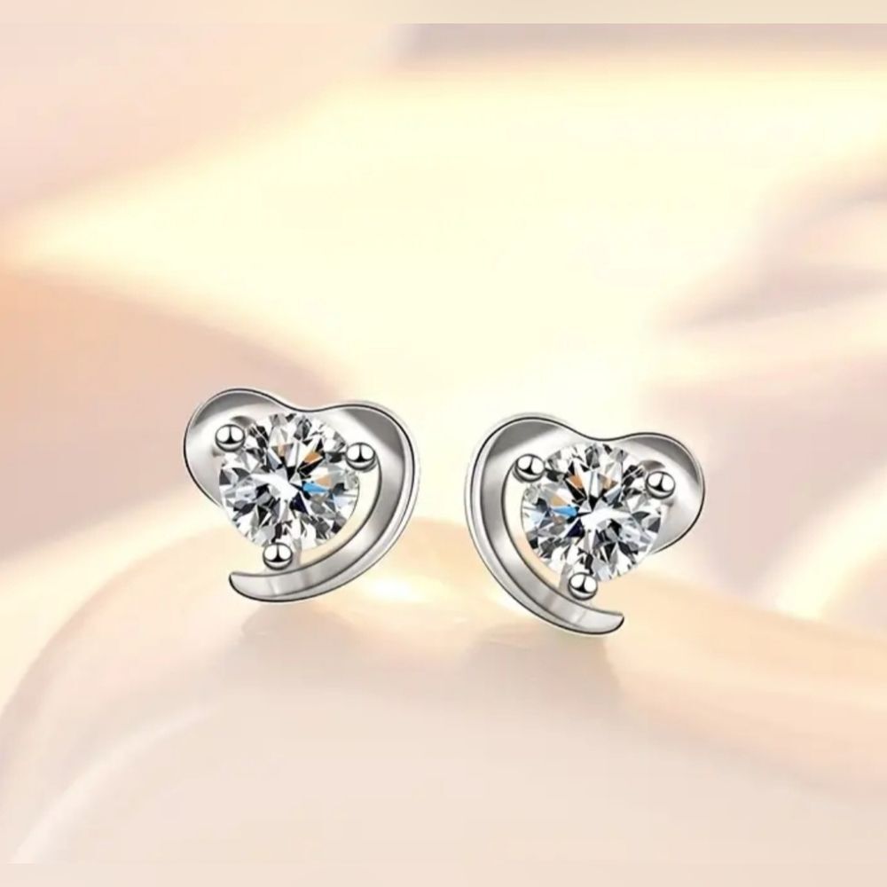 Heart Inlaid Zircon Earrings - Picture 6 of 6